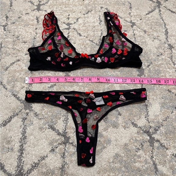 Black Sheer Lingerie Set with Heart Embroidery - Picture 4 of 7